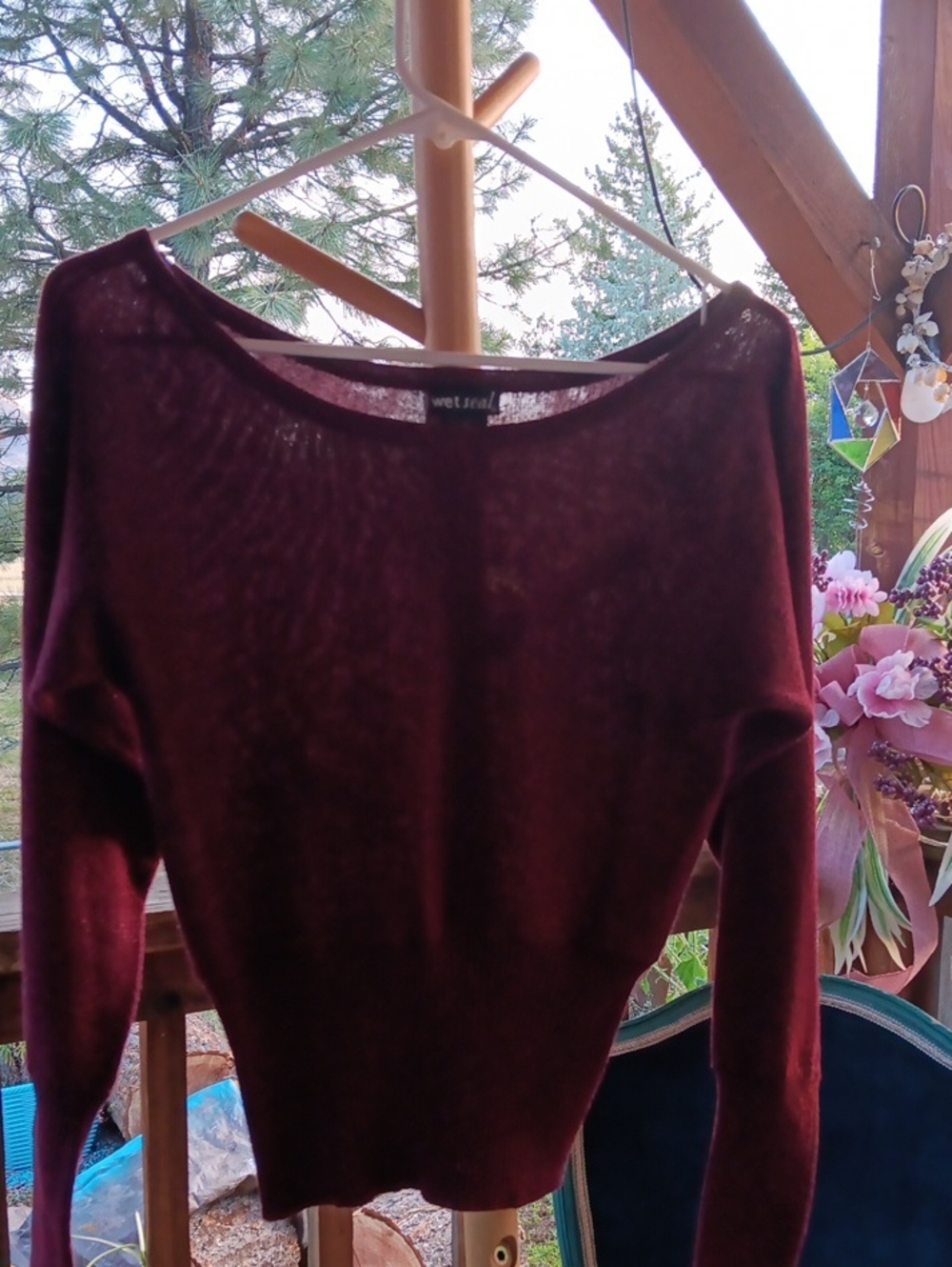 Wet Seal Women's Wine Scoop Neck Lightweight Sweater